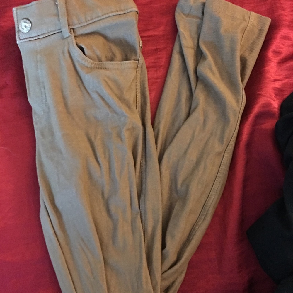 Small tan/dark khaki/light brown leggings